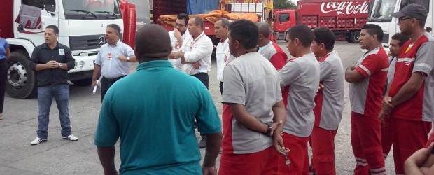 SINCOCAPRO com trabalhadores da York Dist. em assembleia