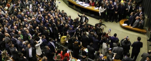 Entre deputados a favor da reforma, 106 aderiram a aposentadoria especial