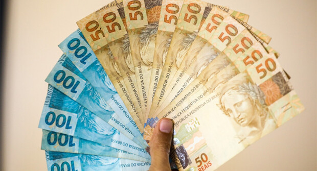 Governo antecipa 13º de aposentados do INSS para abril e maio