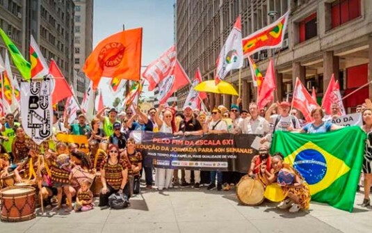 Notícia – Debate sobre redução da jornada divide setor empresarial e movimento sindical