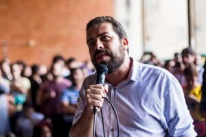 Notícia – Acabar com a escala 6×1 é prioridade do governo, afirma Boulos