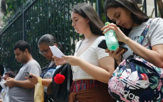 Notícia – Governo veta projeto que retira direitos trabalhistas de jovens no primeiro emprego